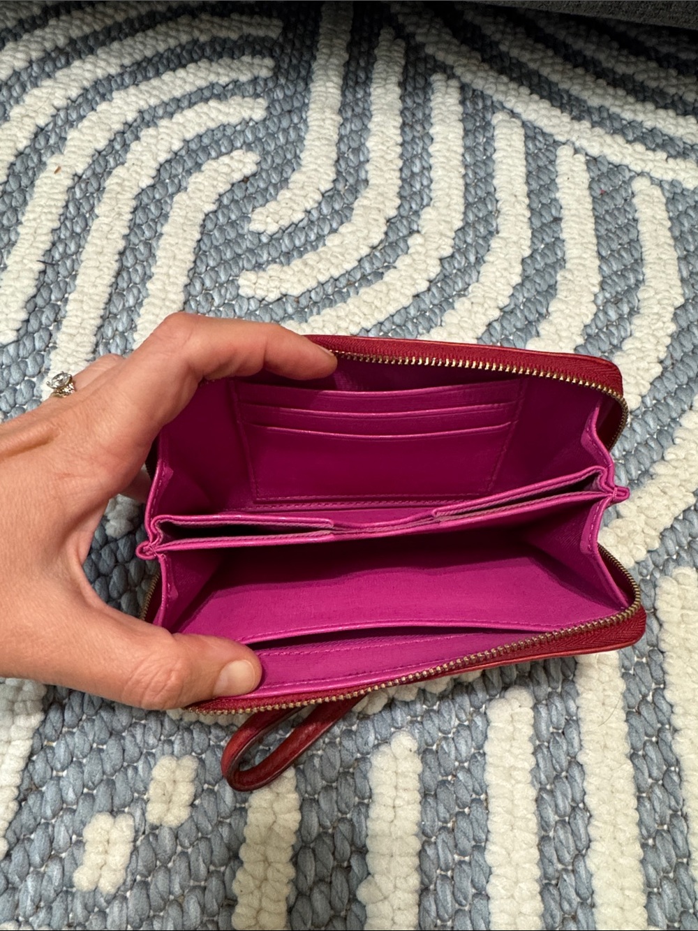 Fossil SL4268 Red Genuine Cowhide Leather Zip Around Wristlet Wallet - Picture 5 of 8